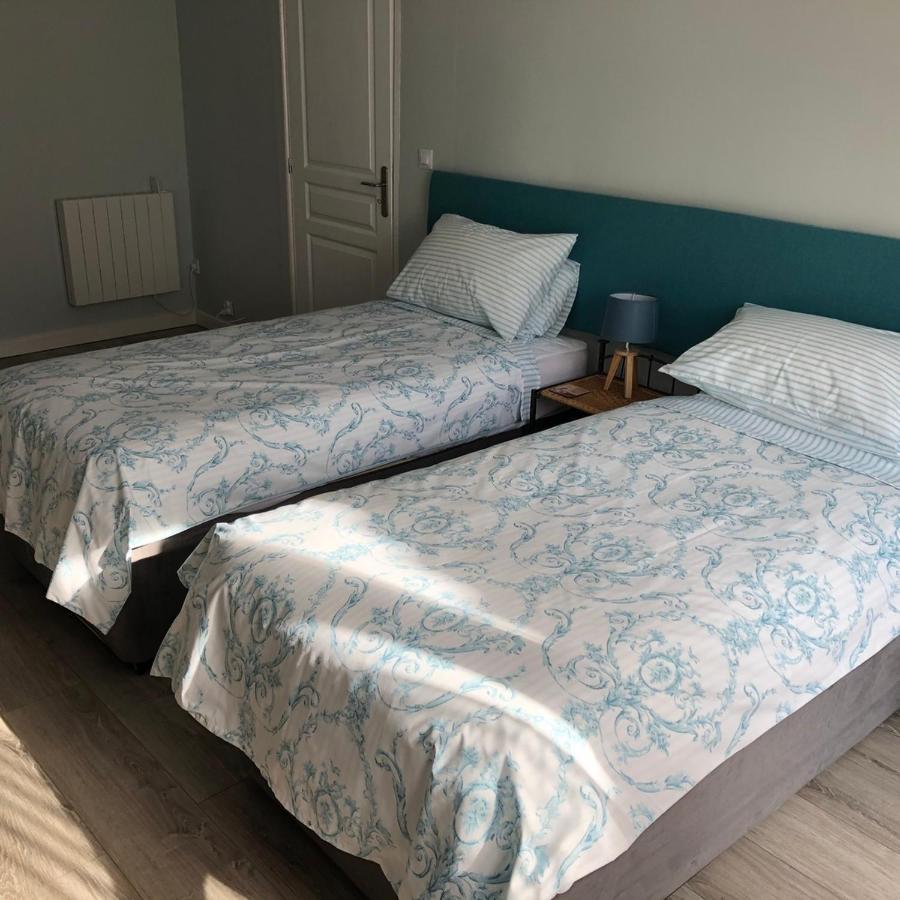 Blacksmiths Apartment In Blanzay - 1 Bed Ngoại thất bức ảnh